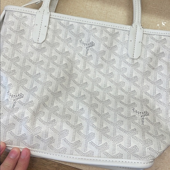 White handbag - Picture 2 of 3